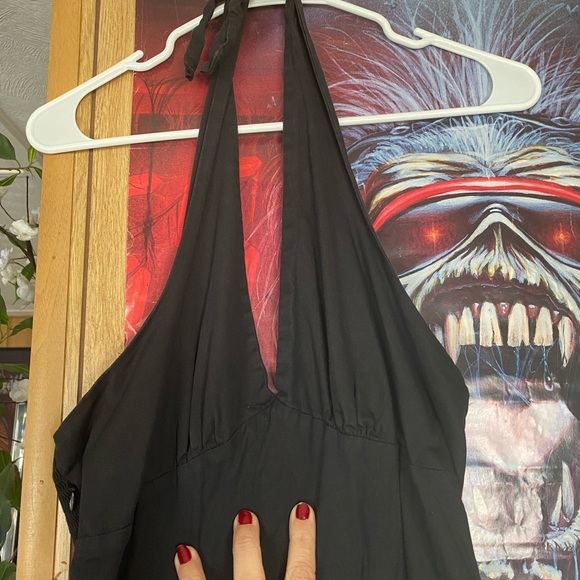 Short black halter dress! Stretchy and flattering! Perfect for summer - Picture 2 of 2